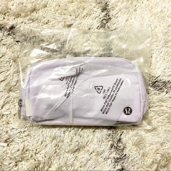 ✨Sold✨Lululemon • Everywhere Belt Bag - Picture 10 of 11